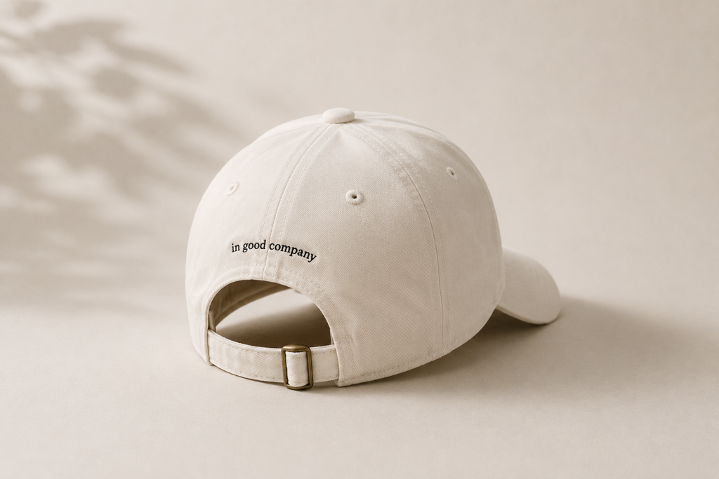Poodle Club Cap Creme – In Good Company Stickerei Rückseite