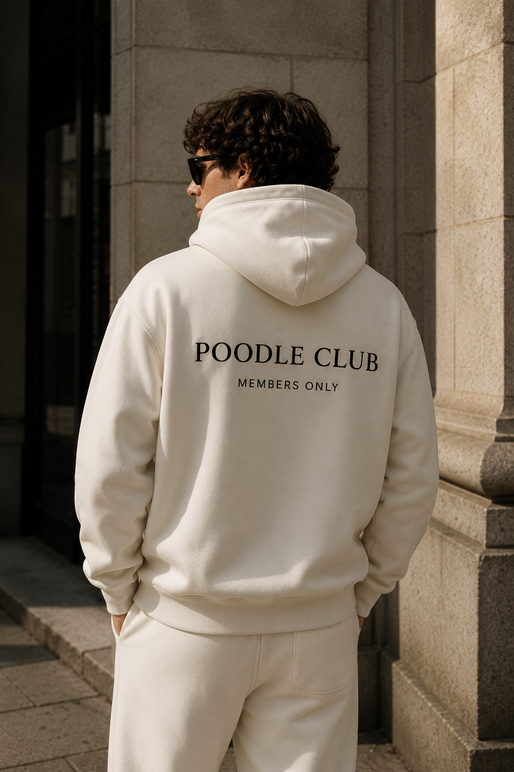 LE CLUB Hoodie Weiß Herren – Poodle Club Frontansicht